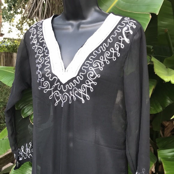 Embroidered caftan/tunic - Picture 2 of 8